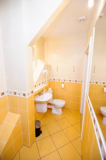 Фото номера Двухместный номер с 2 отдельными кроватями Отель Hotel Dwór Sójki г. Sójki 5